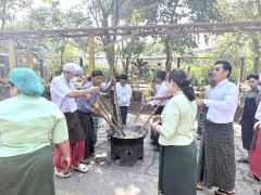 လရာသီ...တပို့တွဲ နွဲကြစို့တူပျော်ပျော်...ထမနဲပွဲတော် ကျေးဇူးရှင်...စားသုံးသူများ ကျန်းမာကြစေသား