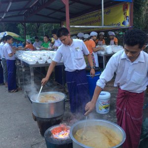 Khaing Khaing Kyaw Food Center